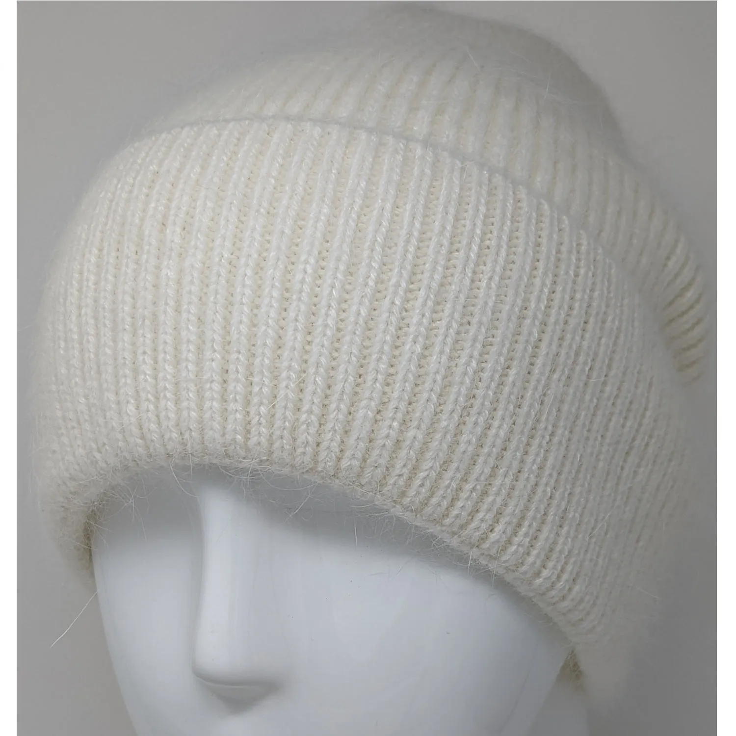 Bonnet angora avec revers