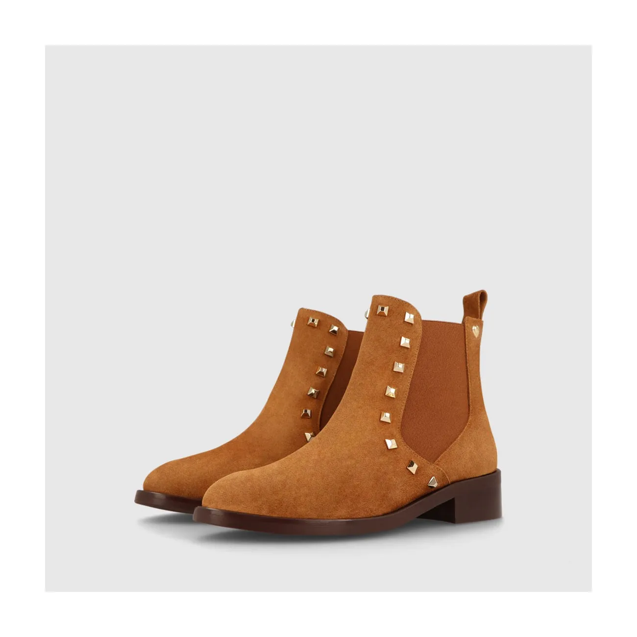 Bottines femme en cuir suédé marron avec clous en métal doré | Chaussures femme LODI en ligne.