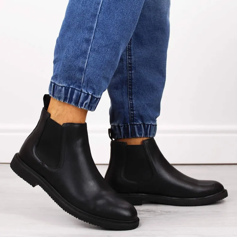 Bottines homme en cuir, isolées, noires T.Sokolski Z23-314 le noir