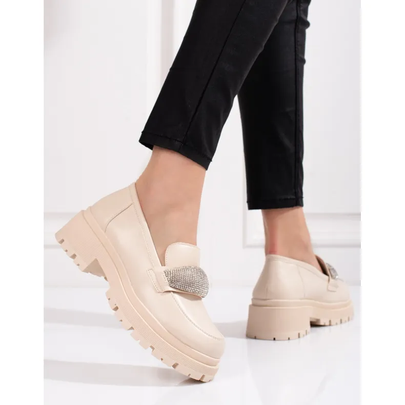 Chaussures pour femmes en cuir écologique beige