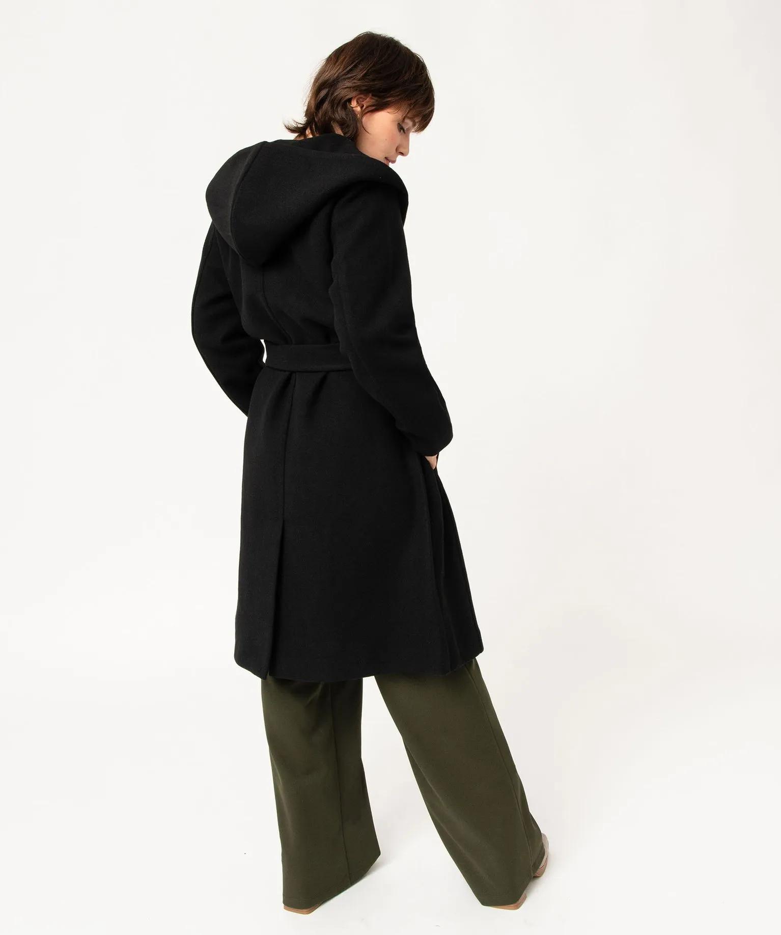 Manteau mi-long à grand col capuche femme noir