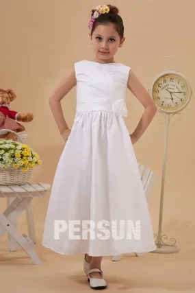 Robe cortège fille blanche plissée ornée d'une fleur