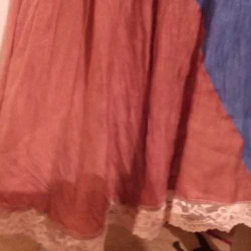 Robe longue en coton froissé couleur marron et bleue