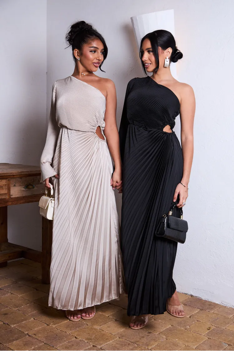 Robe noir one shoulder plissée