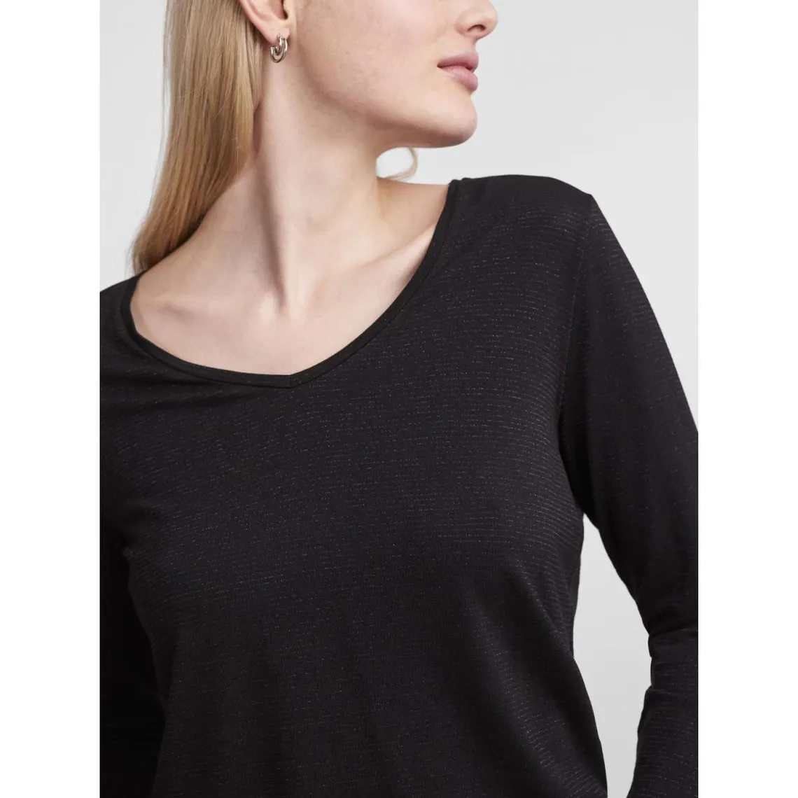 T-shirt regular fit manches longues noir en viscose | 3 Suisses